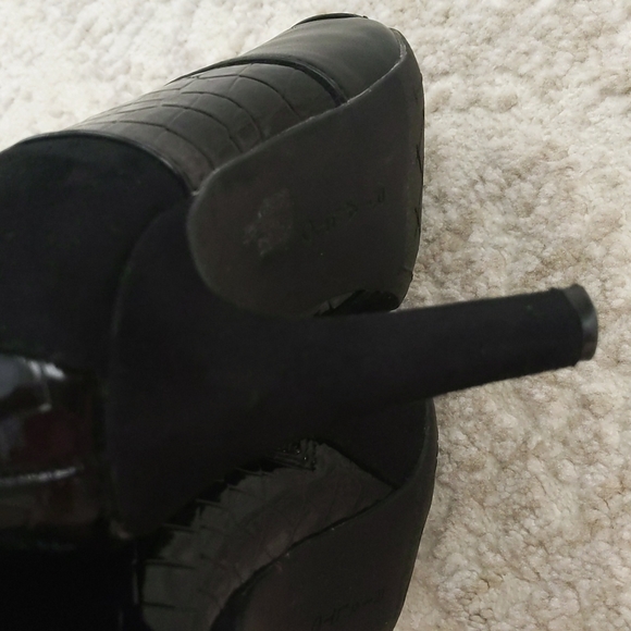 Rialto Casilda Mixed Textured Stiletto Booties 8M Black - Picture 14 of 16